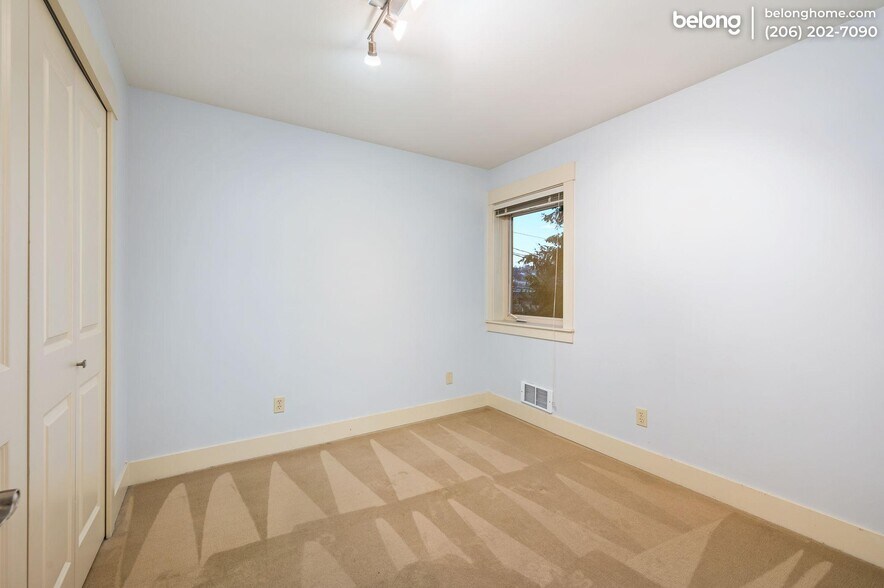 Building Photo - 120 NW 39th St