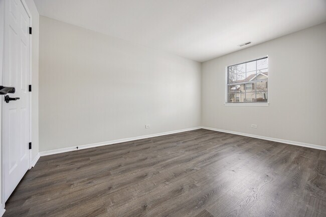 Building Photo - 21 N Park Blvd