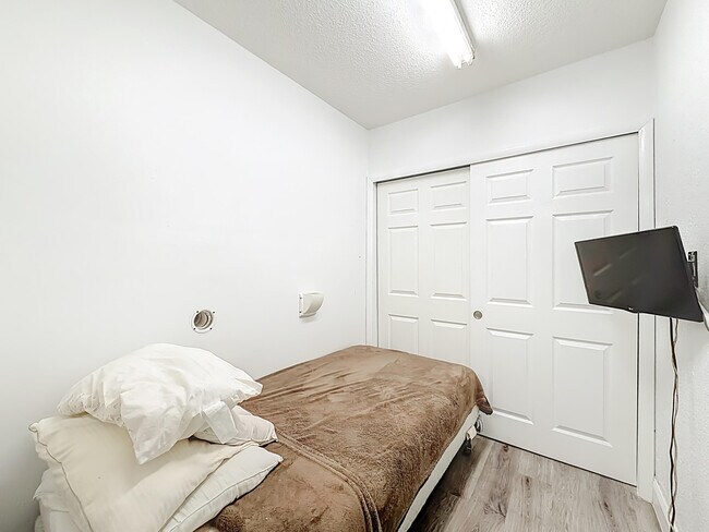 Building Photo - 11853 Fountainside Cir