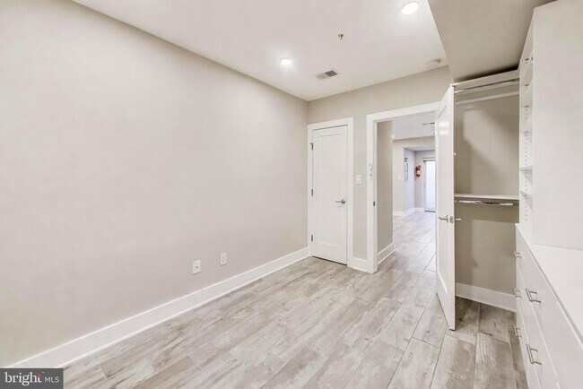 Building Photo - 1444 Harvard St NW