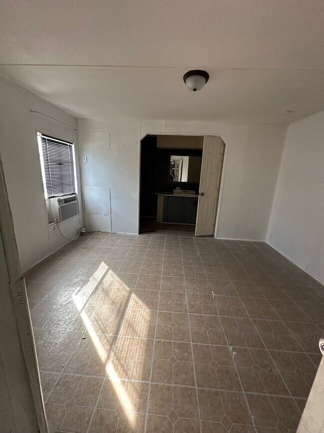 Building Photo - APPROVED SECTION 8 VOUCHERS ONLY! 2 Bedroom Home in Aiken!