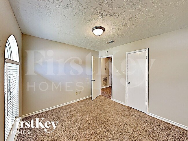 Building Photo - 20327 Bridgedale Ln