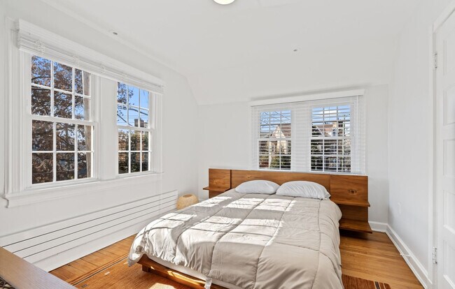 Building Photo - 4473 Greenwich Pkwy NW