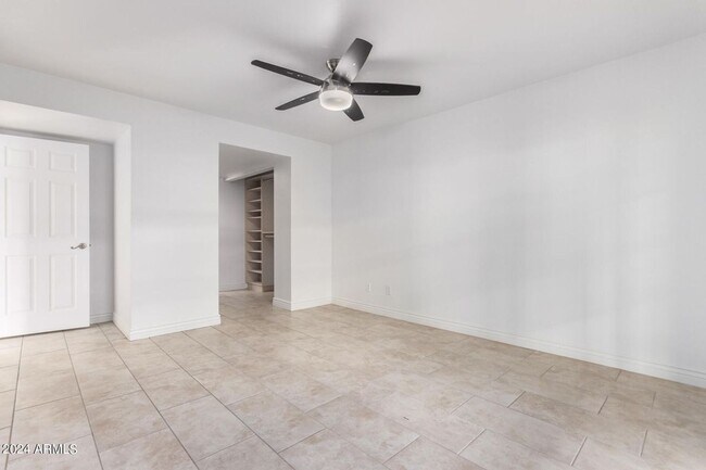 Building Photo - Beautiful townhome in Scottsdale!
