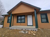 Building Photo - Two Bedroom Home Near Downtown Banner Elk!