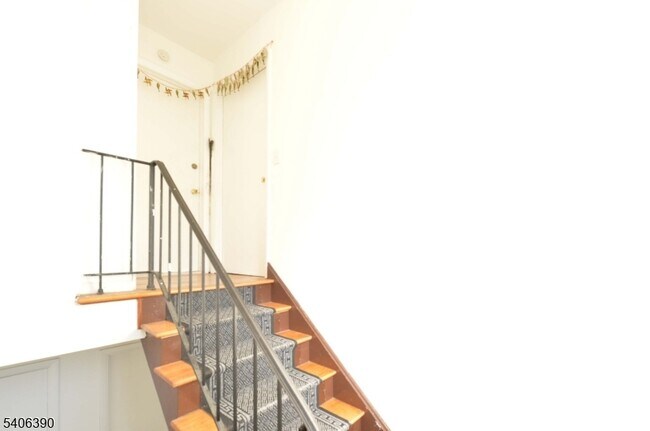 Building Photo - 100 Eastern Wy