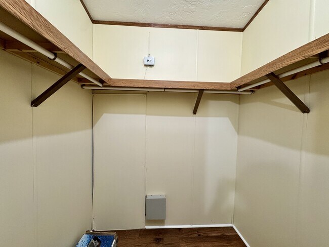 Building Photo - 229 Bateman Ln