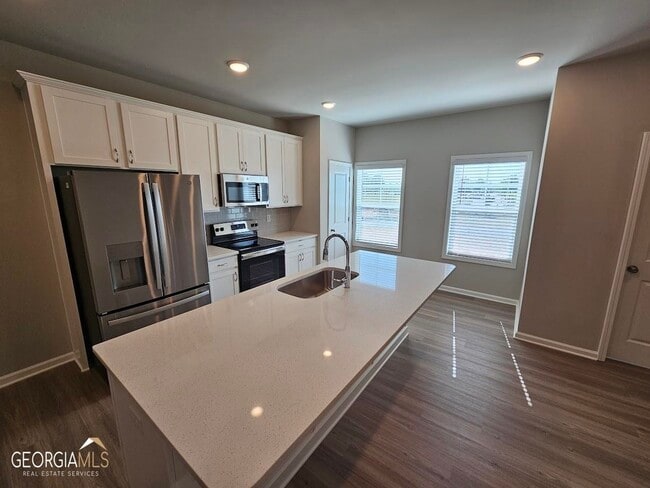 Building Photo - 6 Iron Dr