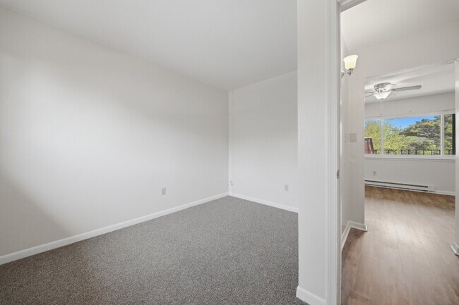 Building Photo - AMAZING 3 BED, 2 FULL BATH APARTMENT FOR RENT IN OCEAN VIEW!