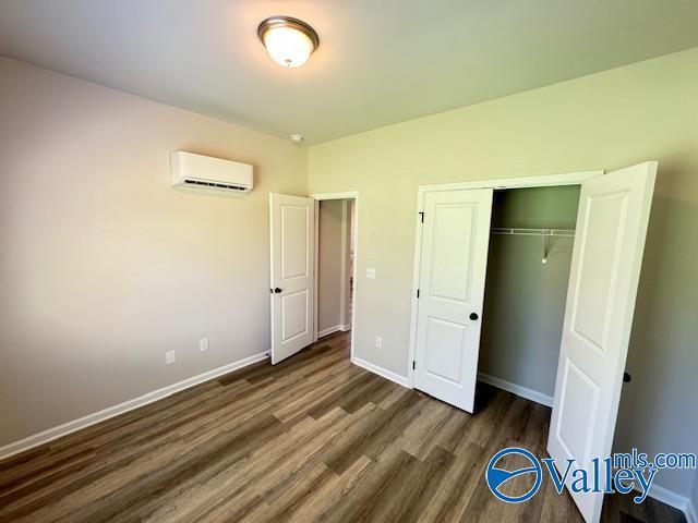 Building Photo - 121 Foster Wy Dr