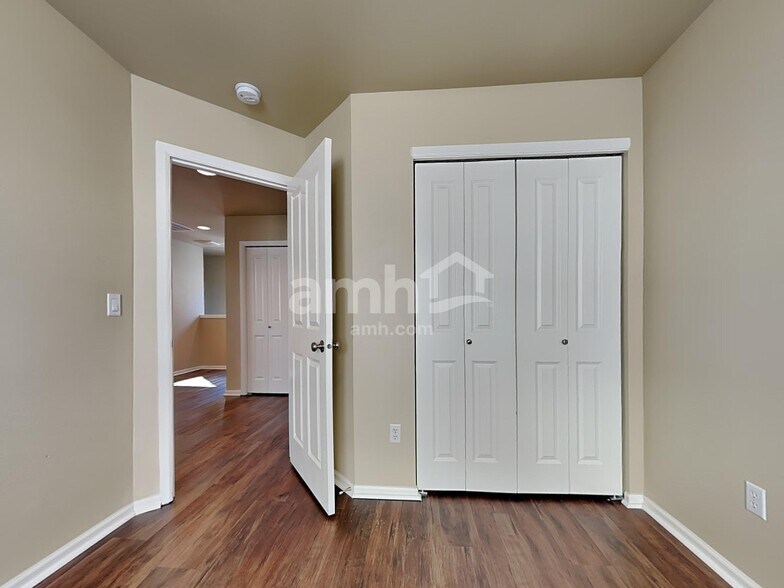 Building Photo - 6512 Virginia St SE