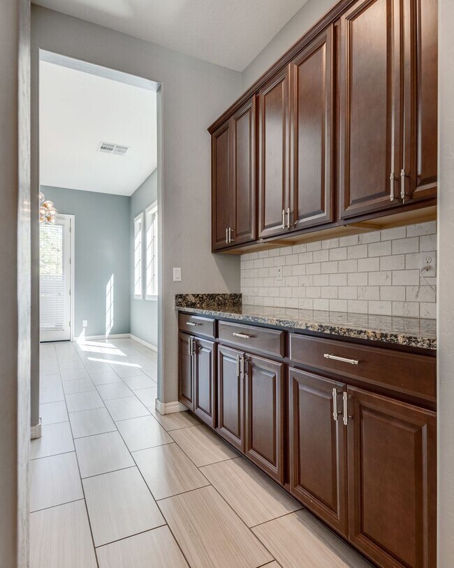Building Photo - Stunning Summerlin Rental on Private Cul-d...