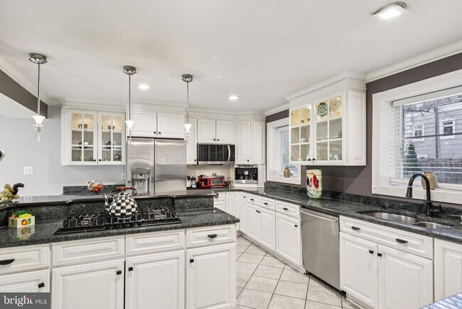 Building Photo - 5301 Goldsboro Rd