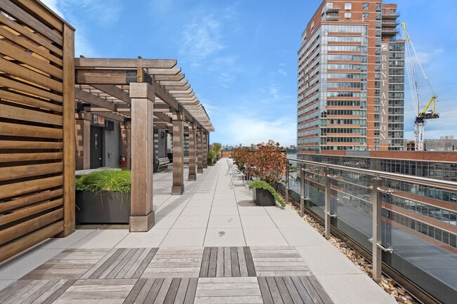 Building Photo - 540 W 28th St