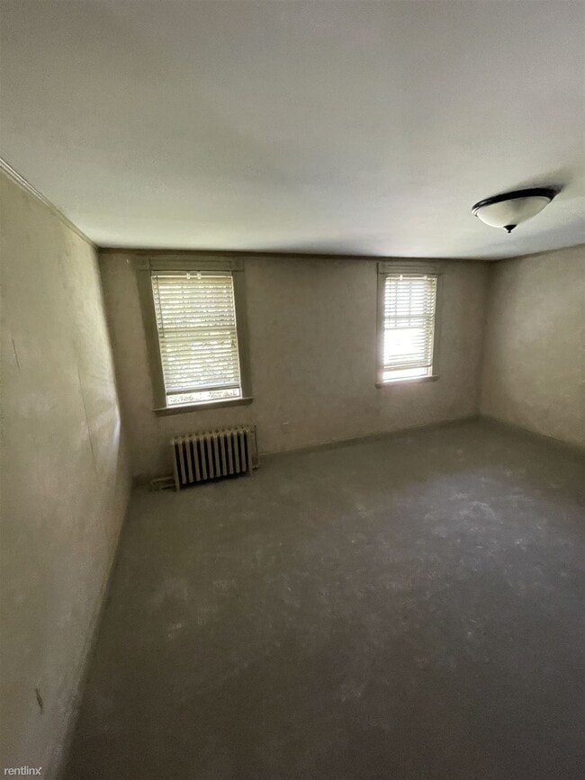 Building Photo - 2 br, 1 bath Duplex - 26 Shepard St 2