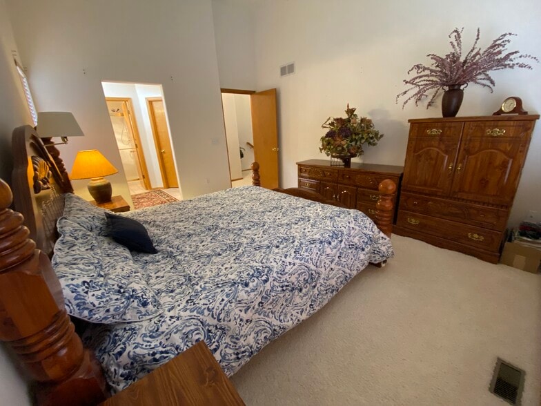 Building Photo - 4794 S Cathay Ct