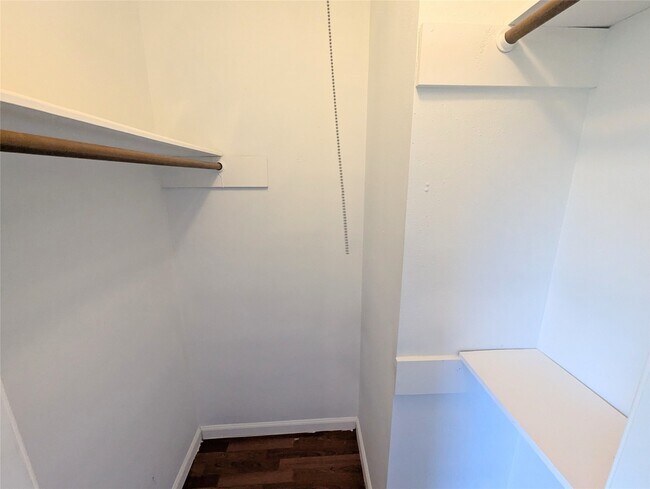 Building Photo - 17602 Crestline Rd