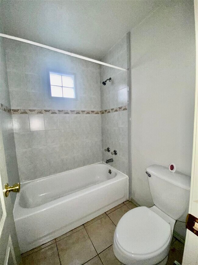 Building Photo - 507 Shiloh Dr