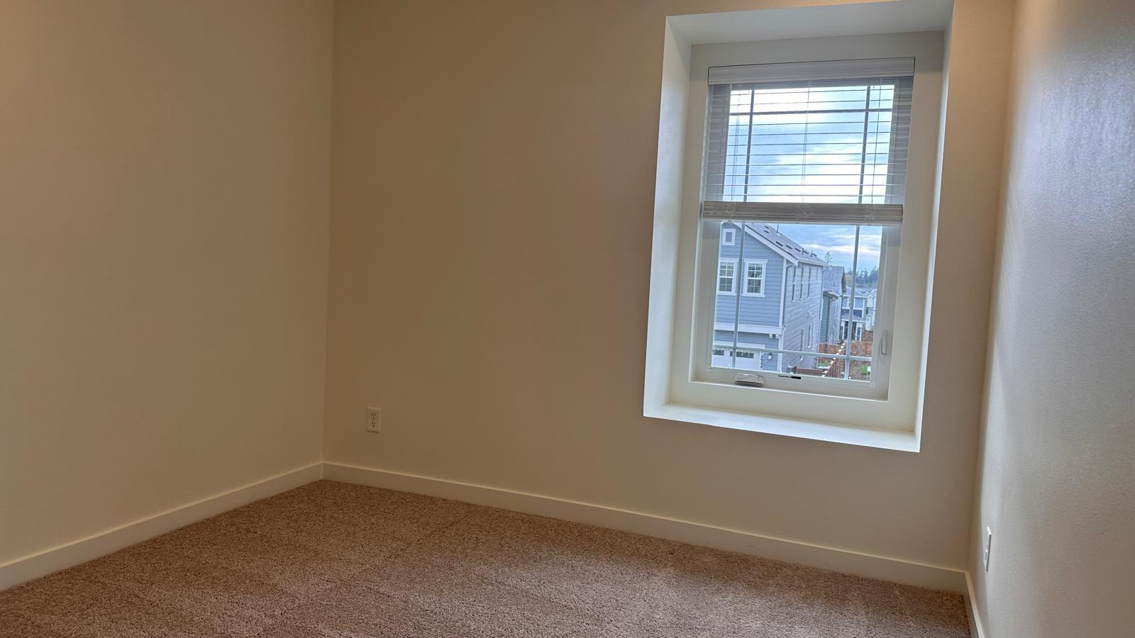 Building Photo - 4993 88th Dr NE