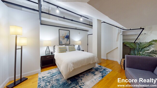 Building Photo - 19 Stanhope St