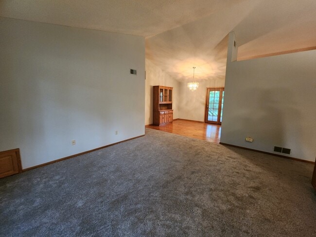 Building Photo - 3536 Rum River Dr