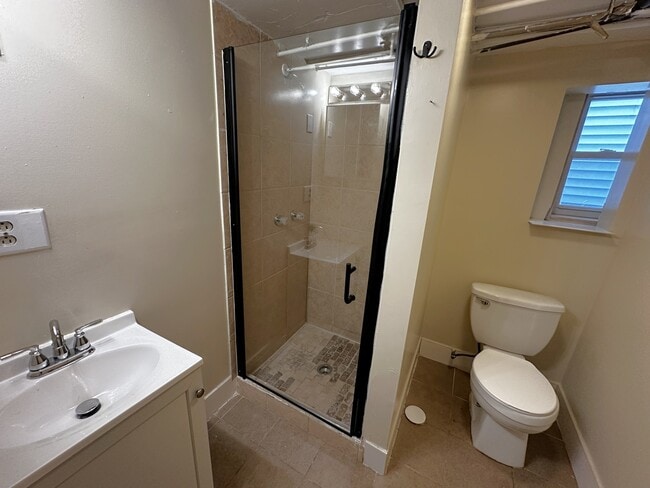 Building Photo - 4431 S Sacramento Ave