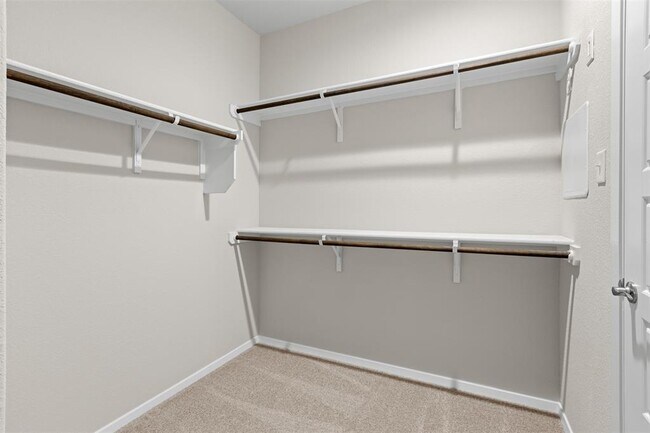 Building Photo - 441 Hortus Dr
