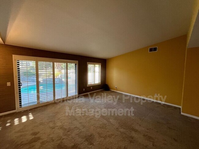 Building Photo - 39095 Sweetwater Dr