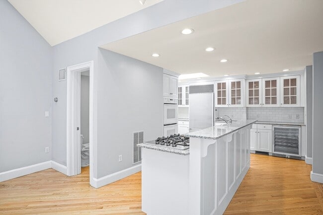 Building Photo - 11 Elmwood Ave