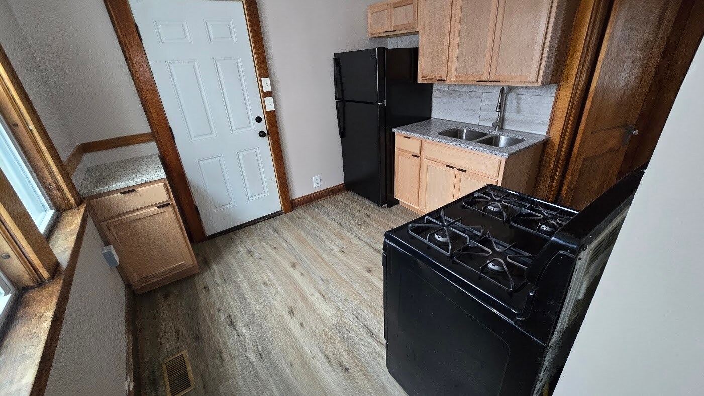 Kitchen - 3739 Fremont Ave N