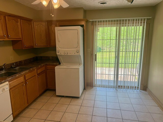 Building Photo - 1616 Spring Valley Dr
