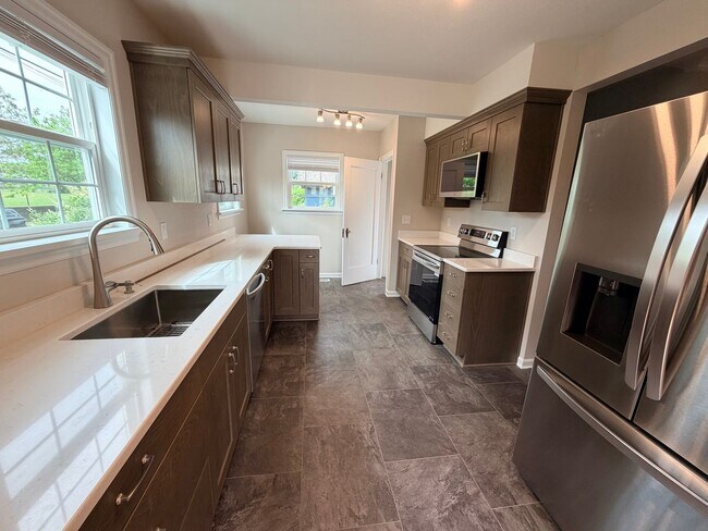 Building Photo - Newly Remodeled 3 bedroom/2 bath Craftsman in Kenton