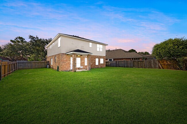 Building Photo - 10427 Lyndon Meadows Dr