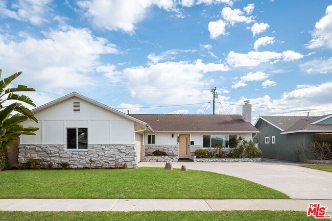 Building Photo - 14592 Belmar Cir