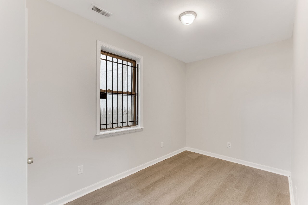 Building Photo - 1816 Cecil B. Moore Ave