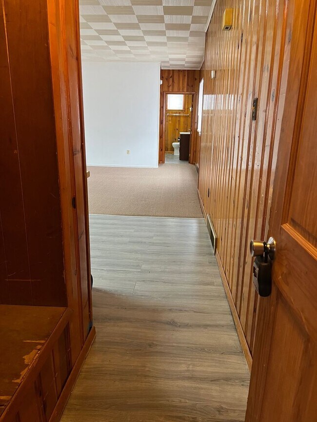 Building Photo - Oakdale - U-Shape Building