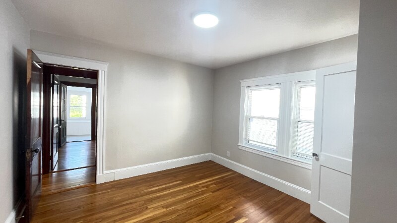 Building Photo - 99 Wellsmere Rd