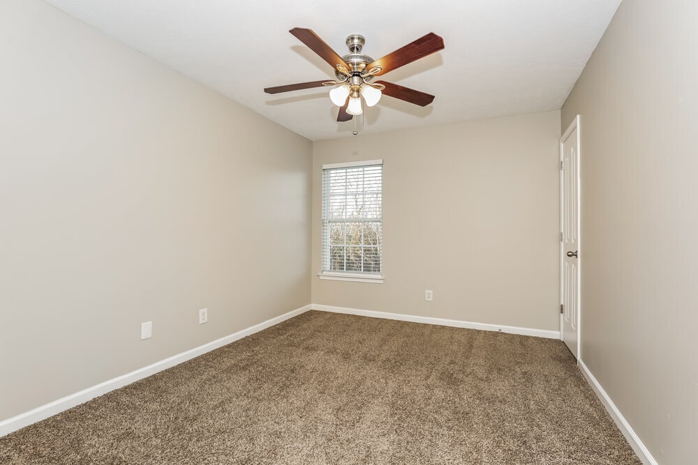 Building Photo - 710 Holland Ridge Dr