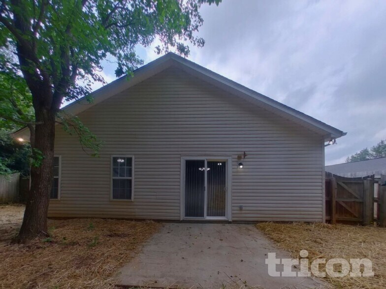 Building Photo - 4163 Old Glory Dr