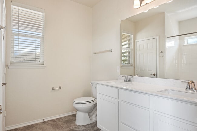 Building Photo - 805 Sandhill Branch Dr