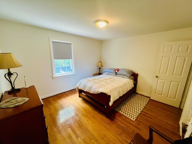 Building Photo - 5303 W Franklin St