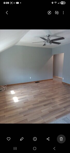 Building Photo - 94 Box Ave