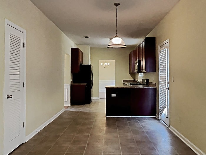 Building Photo - 7117 Cavender Dr SW