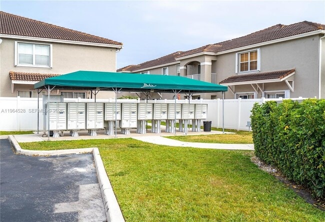 Building Photo - 12614 SW 54th Ct