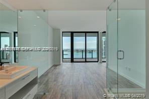 Building Photo - 650 NE 32nd St