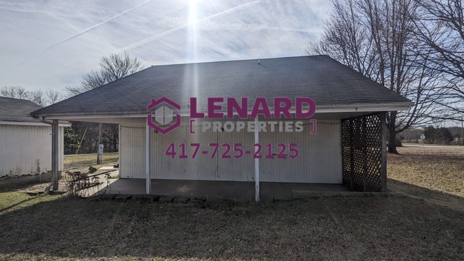 Building Photo - Farm House on 1 Acre of Land for rent!