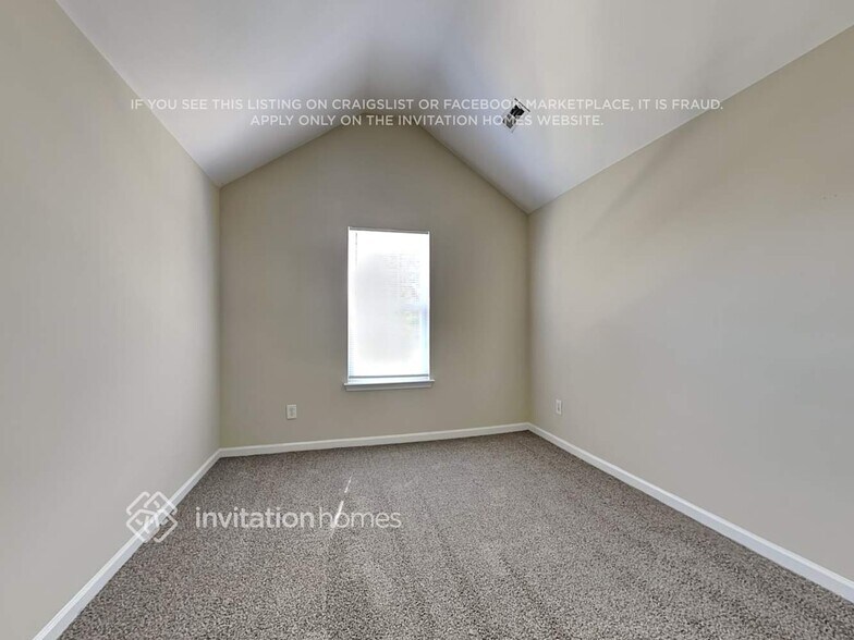 Building Photo - 7107 Fox Point Dr