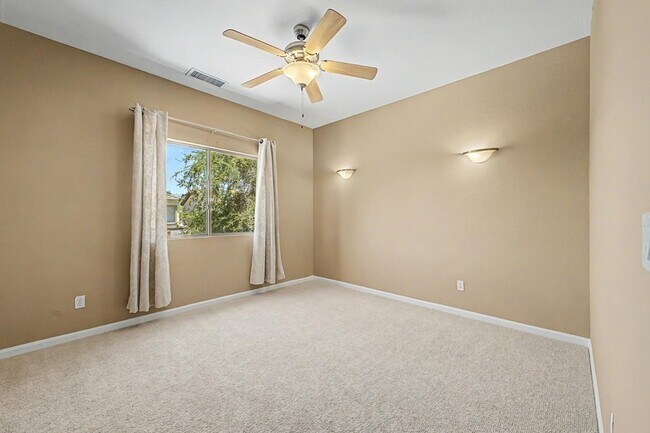 Building Photo - 472 W Pelican Dr