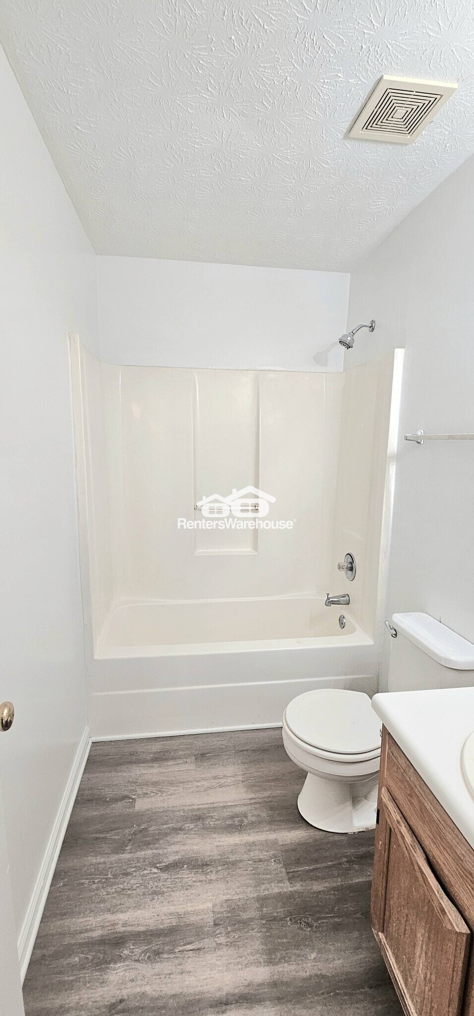 Building Photo - 5785 Creekside Dr