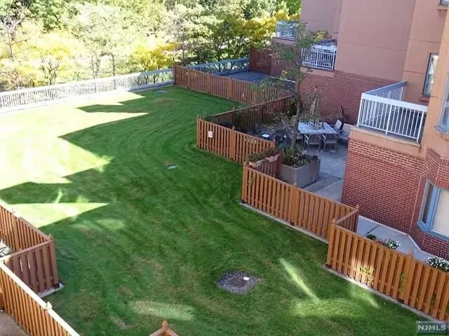 Courtyard - 361 River Rd